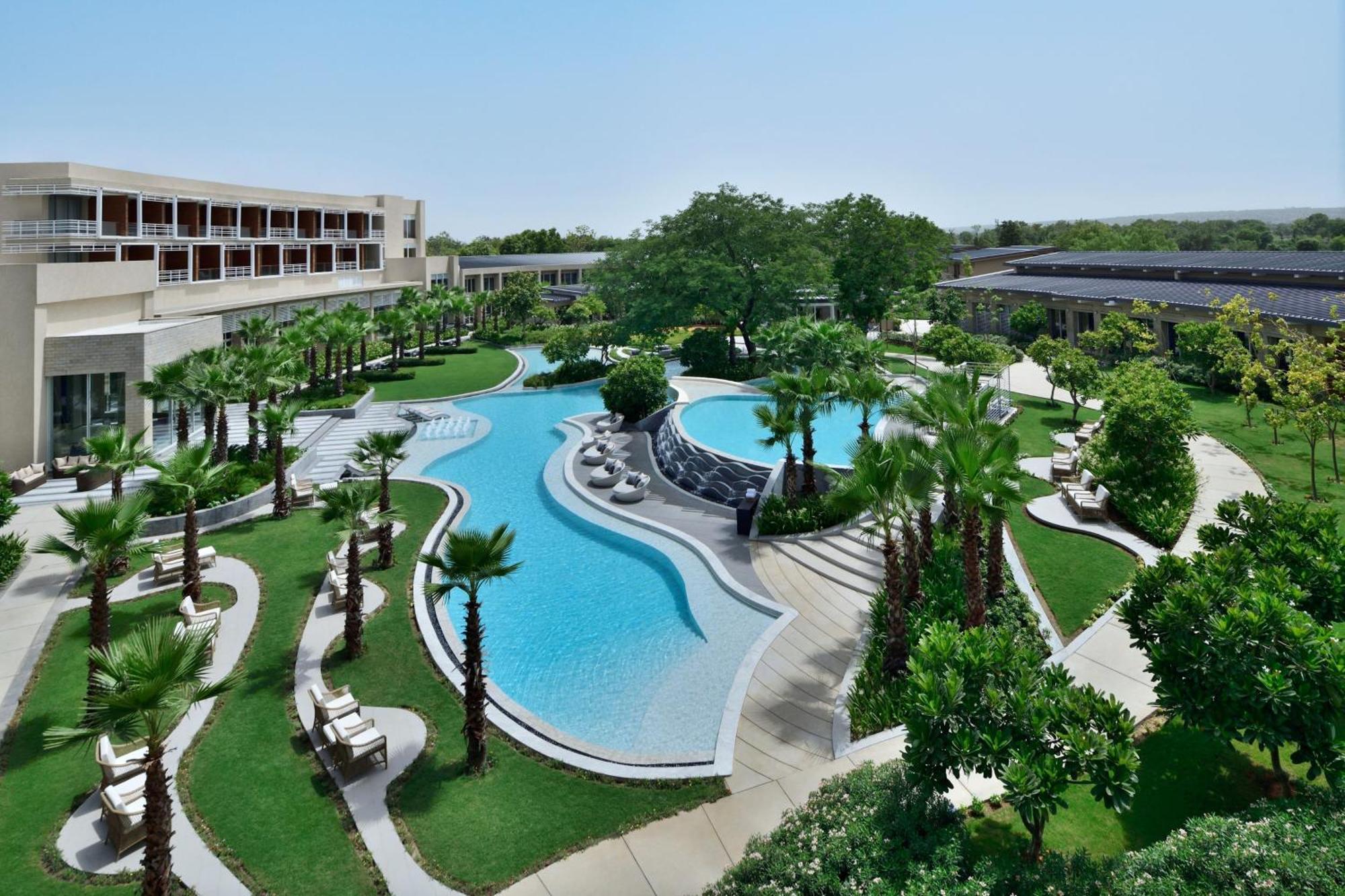 Courtyard By Marriott Aravali Resort Faridabad Exterior photo